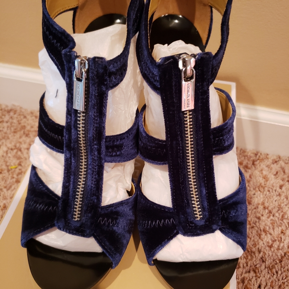 Michael Kors shoes - Picture 7 of 11